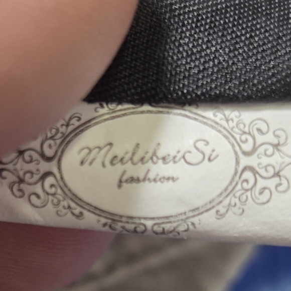 Unbranded Women's Black and White Bomber Jacket With Embroidery Size Med - Picture 8 of 9